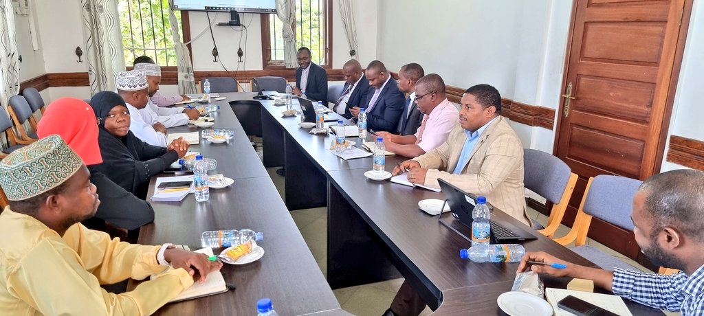 ahmedkherlid's tweet photo. Leo nimehudhuria Mkutano wa Global Forum uliojumuisha Stakeholders wa Zanzibar kwa lengo la kujenga uelewa zaidi kwetu juu ya mambo muhimu ya kufanya kazi kwa pamoja na kuimarisha utendaji kazi.@globaforum https://t.co/ZEFQf1NqAw