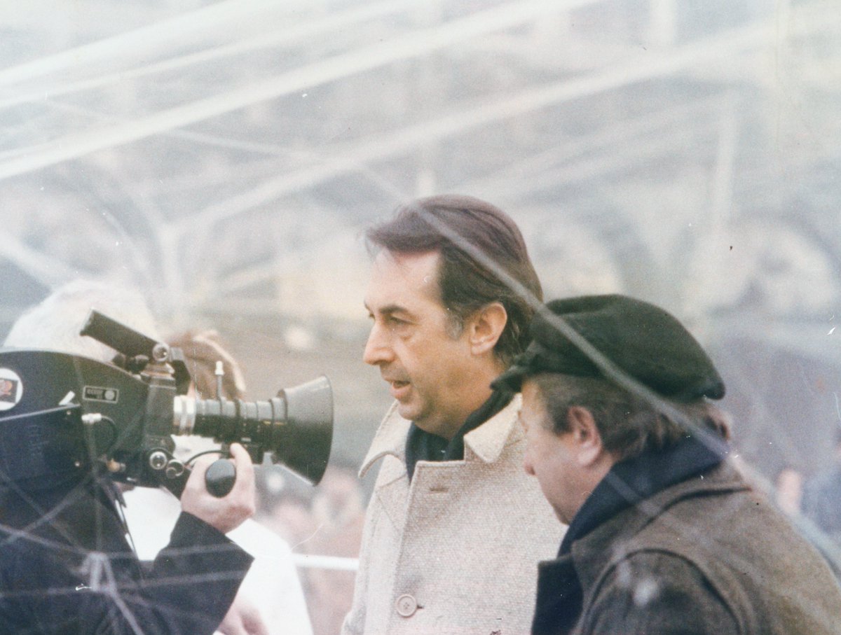 la_Biennale's tweet photo. Proprio nei giorni della #BiennaleCarnevale, ci lascia il Maestro #MaurizioScaparro (1932-2023), Direttore della #BiennaleTeatro (1979-1982 e 2006-2009) e visionario organizzatore di eventi che rappresentano un capitolo indimenticabile della nostra storia→https://t.co/B79BLWcQXU https://t.co/cC4VoIR8IO