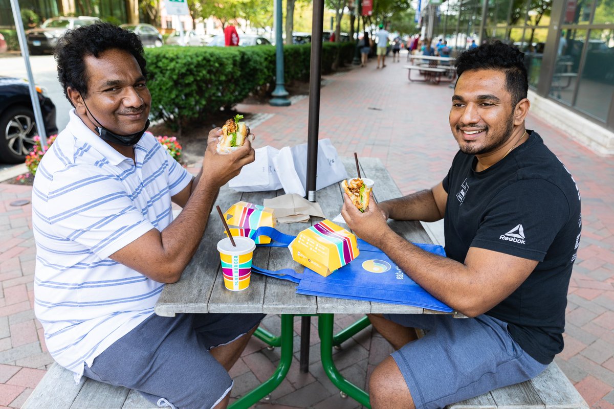 PLNTBurger's tweet photo. looking for a way to celebrate #RandomActOfKindessDay? ❤️

refer a friend to join the #PLNTFam and they’ll get a FREE Crispy Chik’N Sandwich, Cheeseburger, or Chili Bowl 🙌 learn more at https://t.co/wqugqK6m3t https://t.co/Mz4Y1kICtB