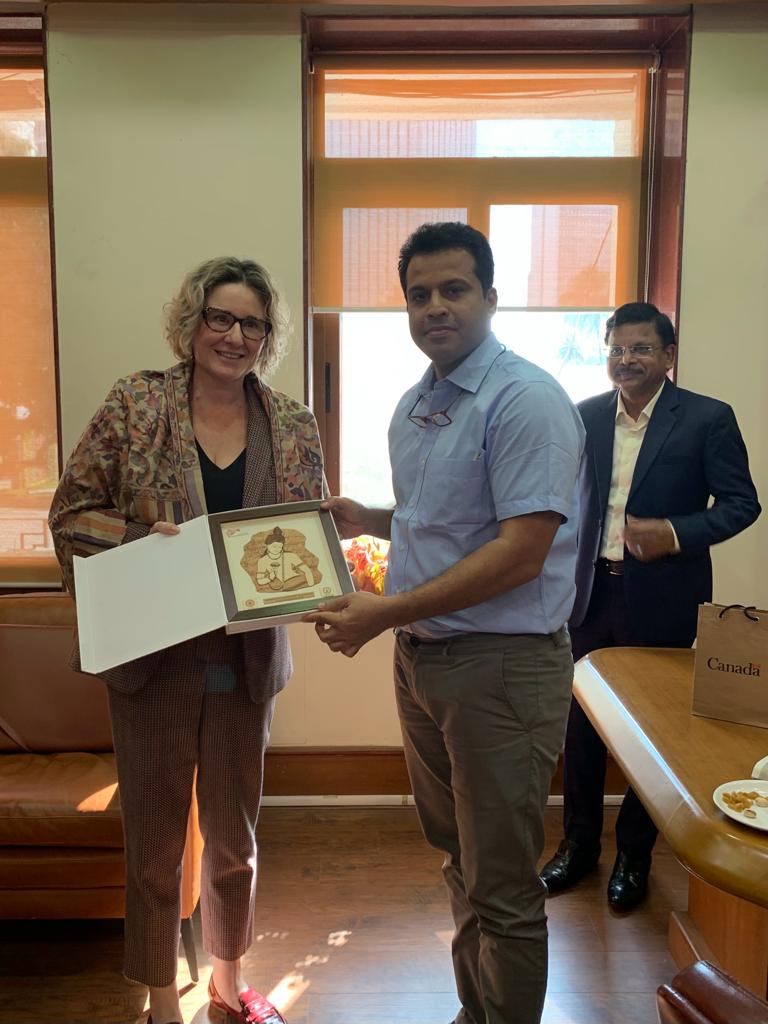 DiedrahKelly's tweet photo. 🇨🇦 could be Maharashtra’s reliable technology partner for #EV cluster. 

We had an insightful meeting with Dr. Harshadeep Kamble IAS, Principal Secretary (Industries &amp; Mining), government of #Maharashtra.🇨🇦🤝🇮🇳
#Technology collab will be easier with CEPA between 🇨🇦 &amp; 🇮🇳 https://t.co/iJHOO73ExG