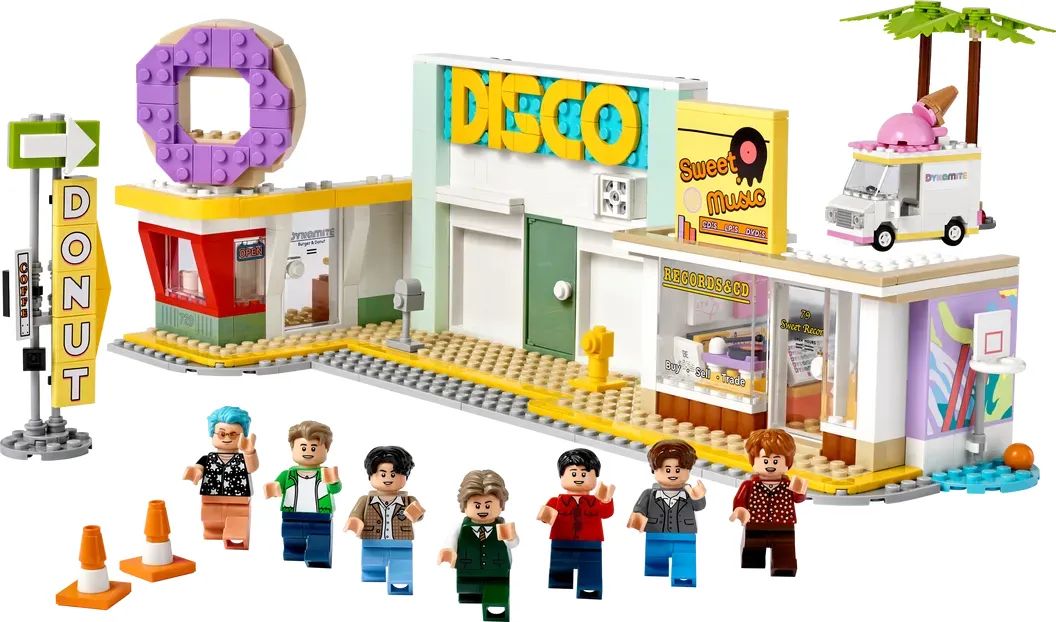 BTS7love14's tweet photo. Is this true? I heard that it will be on sale in Korea from March 1st, but I want to buy Lego for my fans in Korea. It'd be nice if it's for the money. @LEGO_Group https://t.co/RhIlPDqy3b
