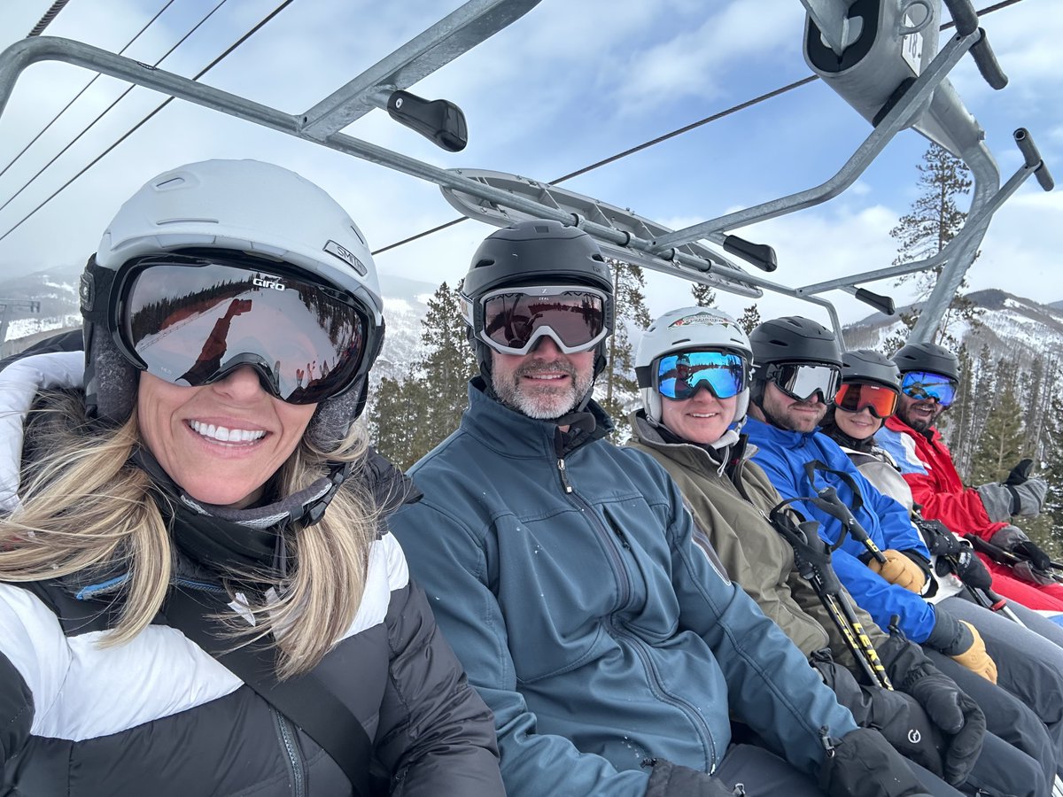 VanTrustRE's tweet photo. Last week, the VanTrust team had the opportunity to thank some of the fantastic brokers we worked with in 2022 with a trip to Vail, CO. We are grateful to the brokers who help make our success possible. #DevelopingwithaDifference https://t.co/tLsRAAYplf