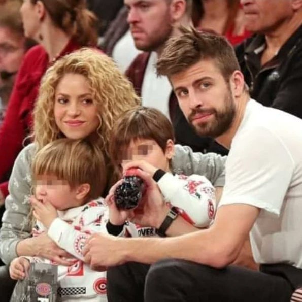 🚨 🚨  ÚLTIMA HORA🚨🚨 
PIQUÉ NO SE AGUANTÓ Y LE RESPONDIÓ A SHAKIRA : 
He tratado de no opinar sobre tus canciones POST-ROMPIMIENTO pero esto rebasó TODO! Quizás no fui el mejor esposo y engañarte no habla bien de mi, pero debes recordar que cada uno puso de su parte para