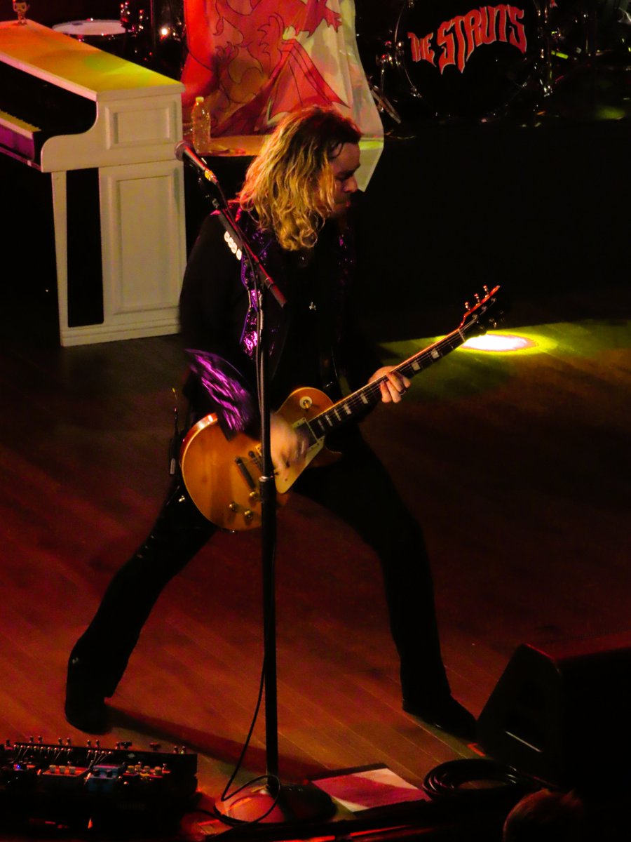 AlanToddWHS's tweet photo. #FlashbackFriday @Addostruts of @TheStruts at @HOBAnaheim last year
#FBF #AdamSlack #TheStruts #HouseOfBlues #livemusic #concert #concerts https://t.co/hZLPawubd3