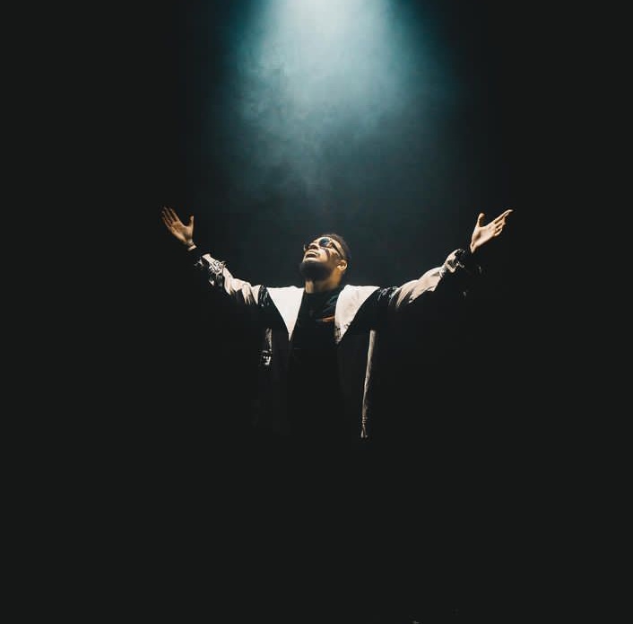 karabomichell_M's tweet photo. Ka nnete AKA is gone ? I'm out of words. At this point the only thing I can do is sigh😭. Long Live SupaMega🤍🕊️ #AKAMemorial https://t.co/We0V9gOjl7