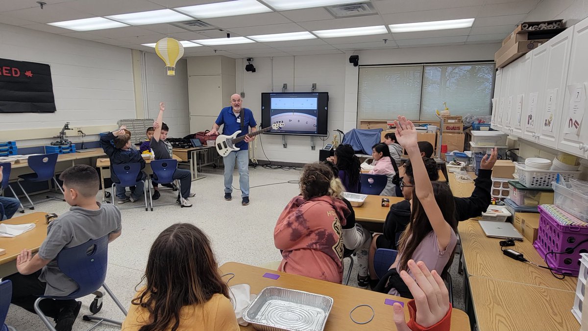 TechTeachVB's tweet photo. These 5th gr Ss at @oceanlakeses are exploring sound concepts and making meaning through hands-on exploration.  #vbits #vbcontent
#soundwaves
#pitch
#hertz
@CarlPeake https://t.co/pg7asjSDku