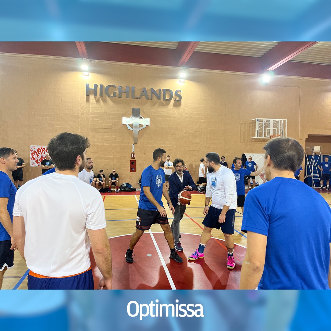 optimissa's tweet photo. ¡Gran tarde de basket! 🏀
Hoy cambiamos la oficina por la cancha de baloncesto con clientes y compañeros para una buena pachanga.
Risas y buenos momentos compartidos en un ambiente un tanto distinto.
#optimissa #workinghappy #matchday https://t.co/rvAeF4VCQ5