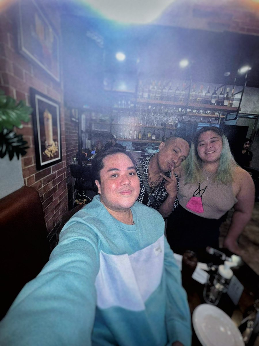 AlonKalmado's tweet photo. With Direk @panchomaniquis and @desmaniquis for #Mudrakels #HappyMudrakelsDay Watch Party @ladygagitaofcl may nagpapa trend ng #Mudrakelth labyuuu https://t.co/ryNmbh9HmF