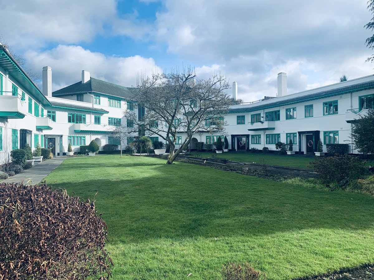 sarahlarsen74's tweet photo. Field tripping again in my spare time! This time, gathering images for my #GAconference talk on social ideology seen in the architectural styles of NW London housing. This pic is just around the corner from my childhood home and is an absolute gem! #Pinner #artnouveau https://t.co/zy4NqxbvIB
