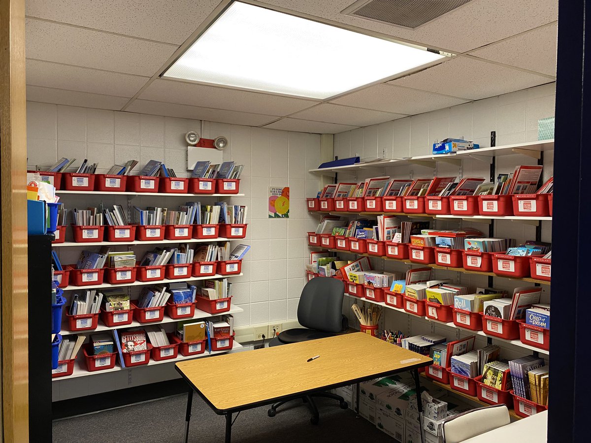 BriarGlenSchool's tweet photo. Our new #bookroom is is here! Includes multiple leveled fiction &amp; nonfiction guided reading sets, detailed lesson plans, hundreds of titles and a total of 3,120 new books! Thank you to our @BriarGlenSchool PTC, staff, students and families for helping raise funds at our Fun Run. https://t.co/kmdocoDvZ4