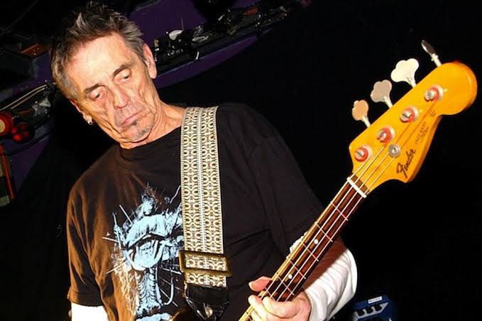 In loving memory of Michael Davis (Bassist/Vocalist/Songwriter/Producer; Associated Acts: Destroy All Monsters, MC5 (1965-1972), The Lords of Altamont (2007)
June 5, 1943 – February 17, 2012 RIP 🕊️