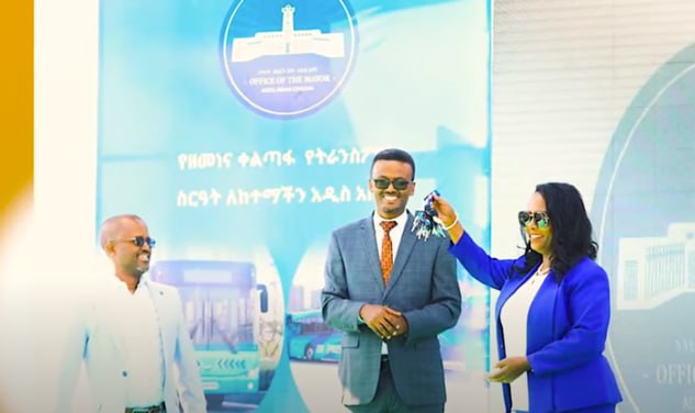 DerejeGerefa's tweet photo. በቅርቡ ሊመረቅ ቀናት የቀረውና ከፍተኛ ወጪ የወጣበት ዳታ ሴንተር ዶግ አመድ መሆኑን ሰምተናል። አሁን ደግሞ አንድ ባስ በ20 ሚሊየን ብር መገዛቱን ሰምተን እጅ በአፍ ጭነናል።
ክብርት ከንቲባ ስለ ሁለቱ ጉዳዮች ለህዝብ ግልፅ የሆነ ማብራሪያ ይስጡ?? https://t.co/UzJJfeADFk