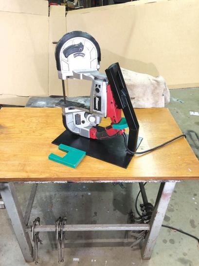 FarmShow's tweet image. Cutting small shapes with his portable bandsaw is easy since Ron Rawls built a stand. Stands available commercially were too expensive, too complicated, and often limited to certain bandsaws. #bandsaws #stand #portable farmshow.com/a_article.php?…