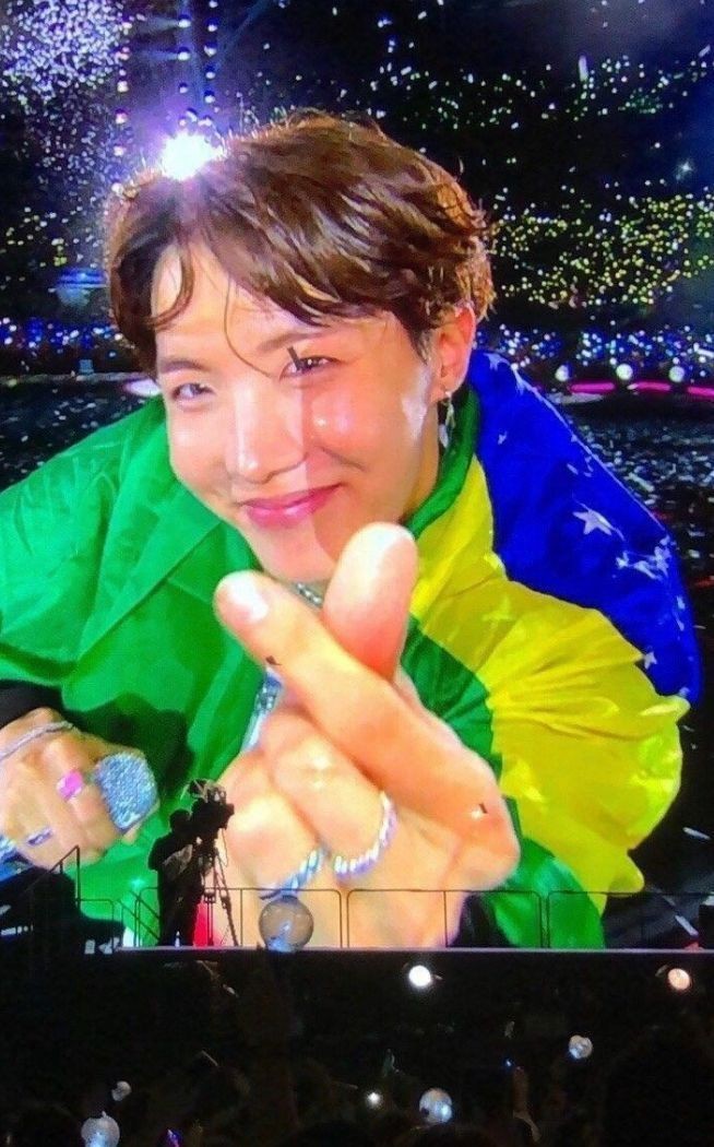 safevminkook's tweet photo. jung hoseok falando português e amando o brasil, uma thread de aniversário: https://t.co/cjAOKvrfqd
