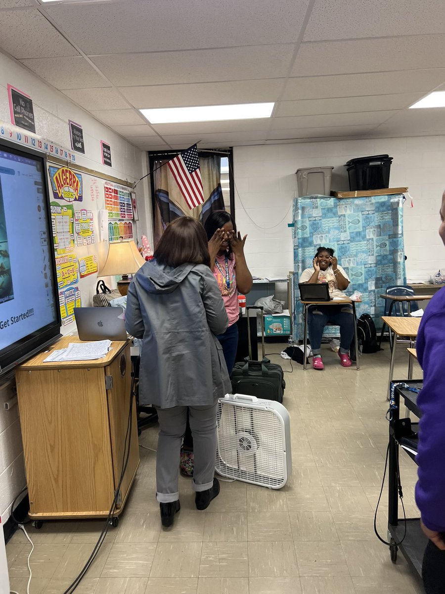 BenSymsMS's tweet photo. We want to give a huge CONGRATULATIONS to our Teacher of the Year, Mrs. Wilson-Jones!! Thank you so much for your commitment to our students and our schools.
#spartanstrong #WeAreHCS #challengeacceptedlevelup https://t.co/px7H1axWq4