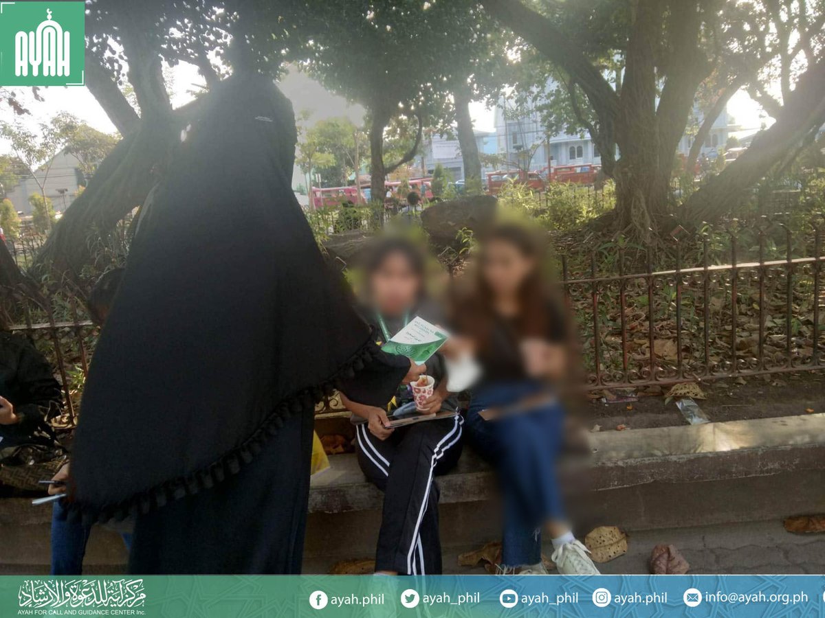 ayah_phil's tweet photo. Public dawah  conducted by Ayah women dawah team @ Plaza Heneral,  General Santos City

#Ayahwomen
#Ayahfordawah
#AyahGensan
#SpreadthemessageofISLAM https://t.co/N6GfxPARWA