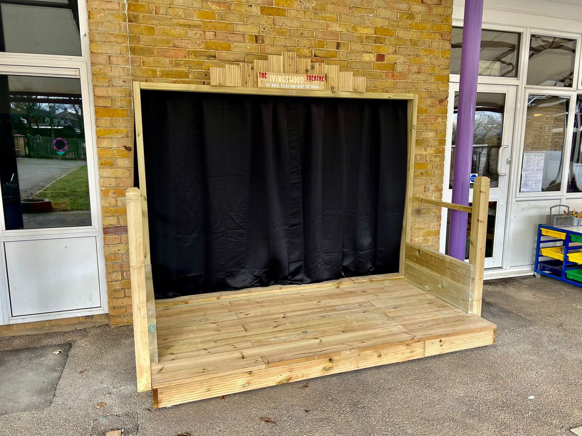 KingsEdTrust's tweet photo. Thank you @dannyathers for whipping up this wonderful creation for the pupils @ivingswood over half term. Can’t wait to see their faces on Monday. @WatersidePA @putthekidsfirst @totussolutions1 https://t.co/KPXqtPTn5I