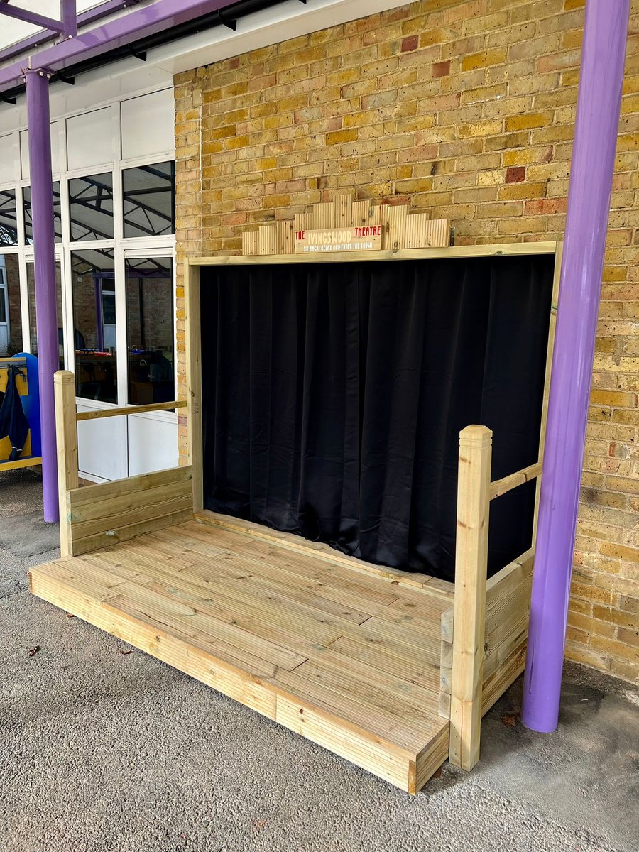 KingsEdTrust's tweet photo. Thank you @dannyathers for whipping up this wonderful creation for the pupils @ivingswood over half term. Can’t wait to see their faces on Monday. @WatersidePA @putthekidsfirst @totussolutions1 https://t.co/KPXqtPTn5I