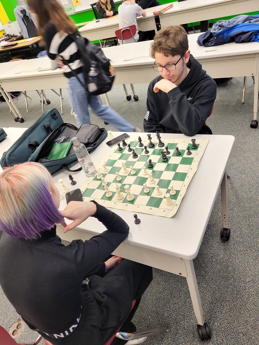 MrsSmithNHS's tweet photo. A fun Friday @NorthgateProud! #ClubDay #StudentsFirstAndForemost 
@RJLongNGSD @Jeff_Evancho @catoncurriculum https://t.co/BFRV7MdXW2