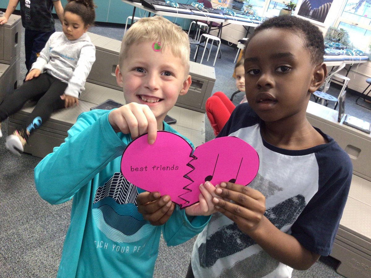 MrsMusicMartin's tweet photo. Reading+Music+Fun @fuchs_britney https://t.co/nFrmLooiGu