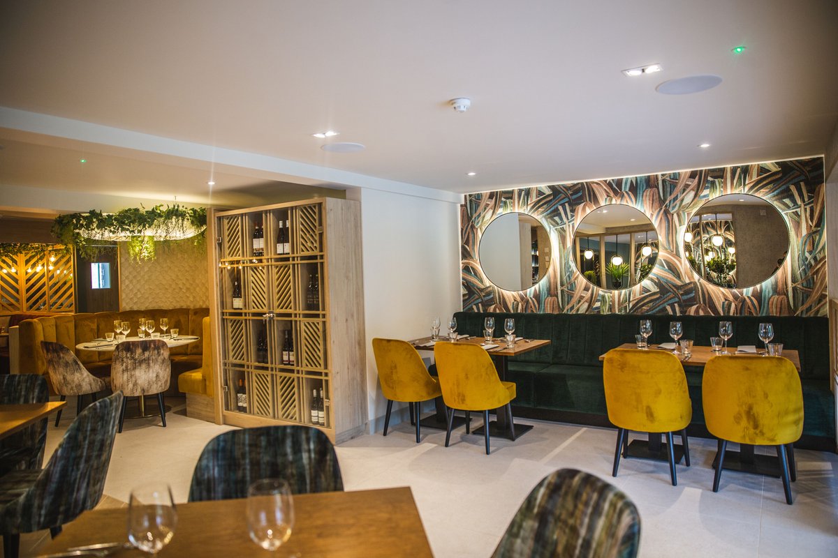 hillcross's tweet photo. Moddershall Oaks is a breathtaking venue with contemporary and organic tones throughout, highlighted by the Donatella and Mikado Chairs! 🤩
---
@moddershalloaks 
---
#project #dining #restaurant #design #hospitality #style #chairs #tables #ourprojects https://t.co/qX9c7Pr9kv