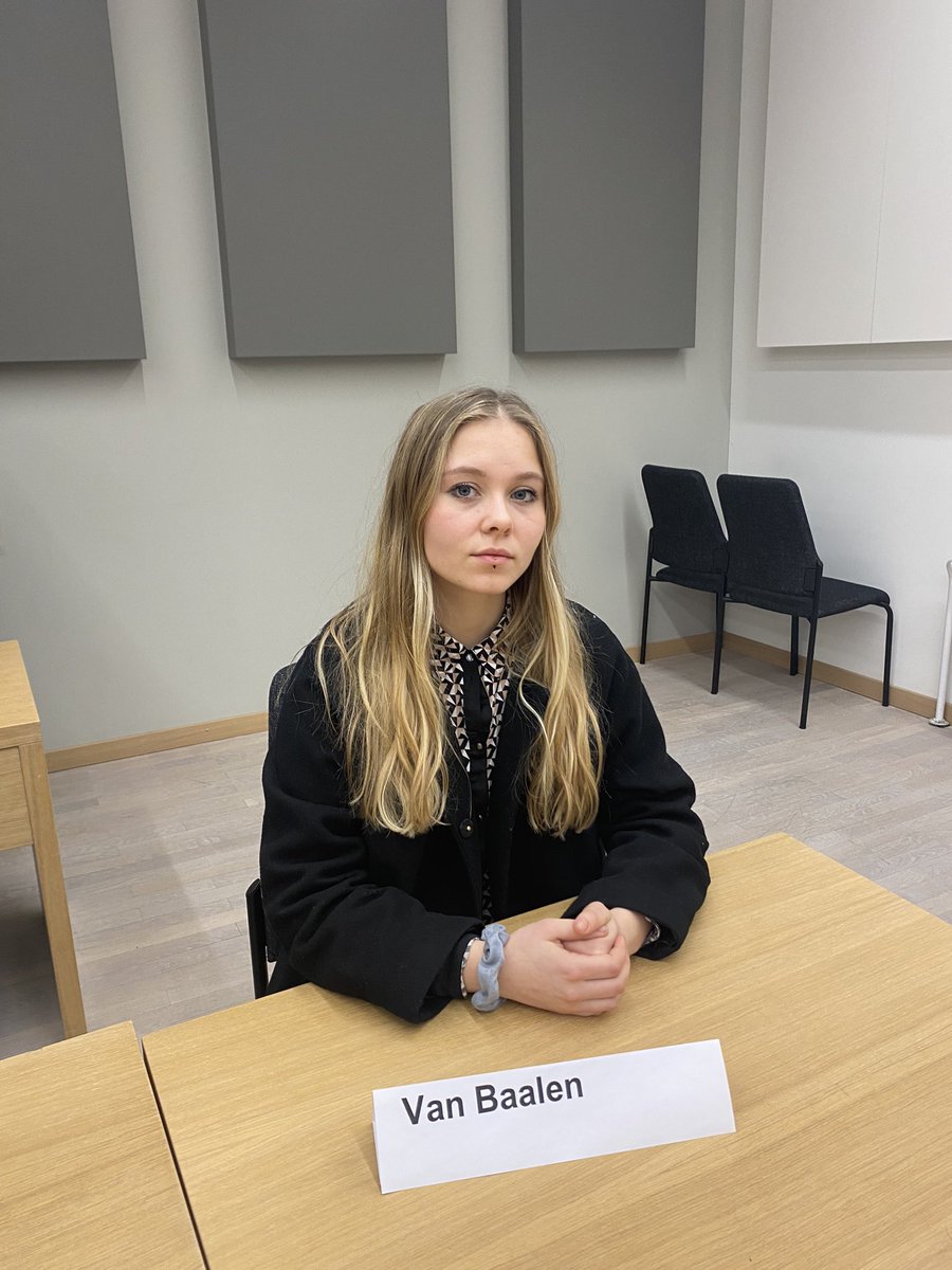 AimeevanBaalen's tweet photo. Das Urteil des Gerichts: 40 Tagessätze für eine Blockade. 
Das Urteil für unsere Gesellschaft: Leben zu schützen wird stärker bestraft, als sie zu zerstören. 

Die Folgen der #Klimakatastrophe, sowie die Wirkung von zivilem #Widerstand, werden weiter ignoriert. https://t.co/nq94qrDFCw