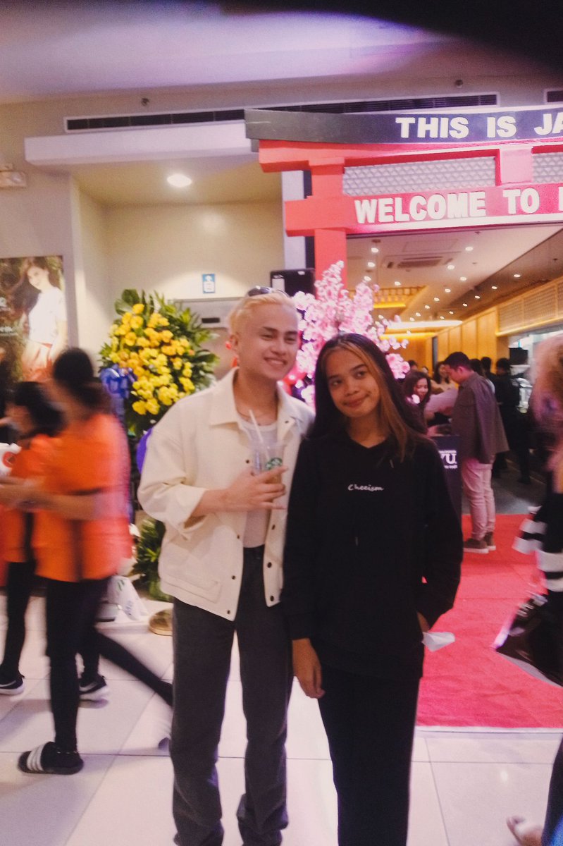 NegrosValliance's tweet photo. [ 02•12•23 ]

@Valfer_0621  at SM Bacolod City for @BotejyuPH soft opening of it's 57th store in the City of Smiles ✨

#Valfer
#Botejyu
@viva_records
@VivaArtists_ https://t.co/IBiChInhNy