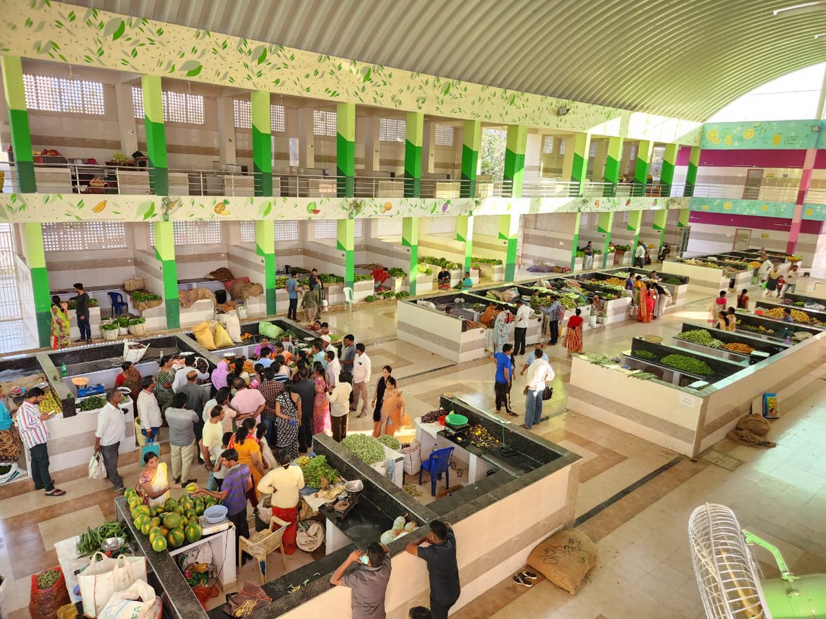 JakkaVenkat2020's tweet photo. Integrated Veg-and-Non-Veg Market @MC_Khammam https://t.co/H5OSgAinBE