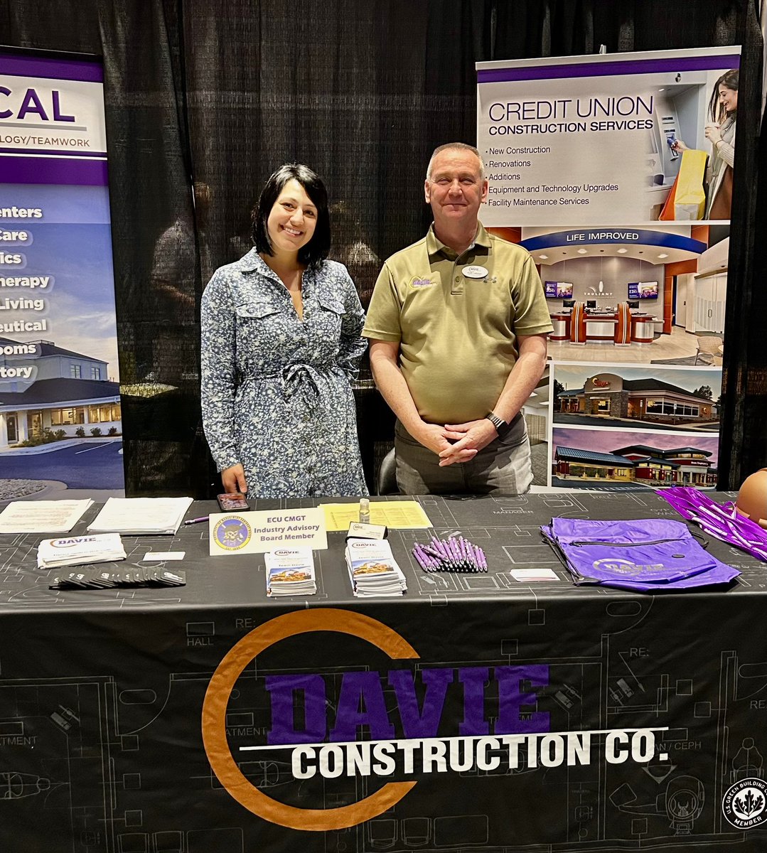 DavieConstNC's tweet photo. The best first step in the construction industry is joining the Davie Team! Keith & Brittany explained why at the @EastCarolina Career Fair. Go Pirates! #ECUcareerfair #internwithdavie #bestfirstjob #constructioncareer #daviedelivers https://t.co/4z6sG6Lxhu