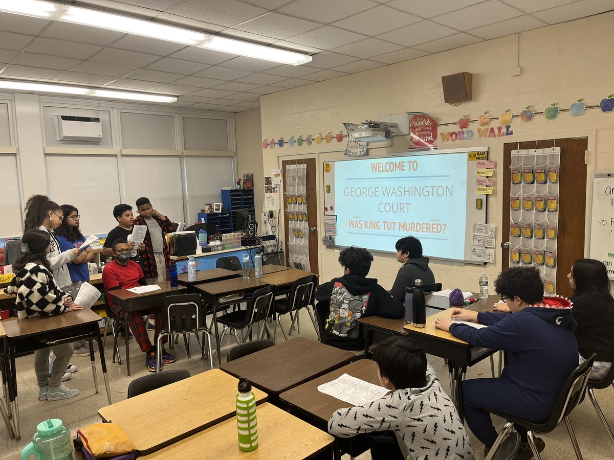 Another day in GW court! Ss applied their habits of mind skills to defend their stance on King Tut <a href="/WHGWashington/">WHGW</a>