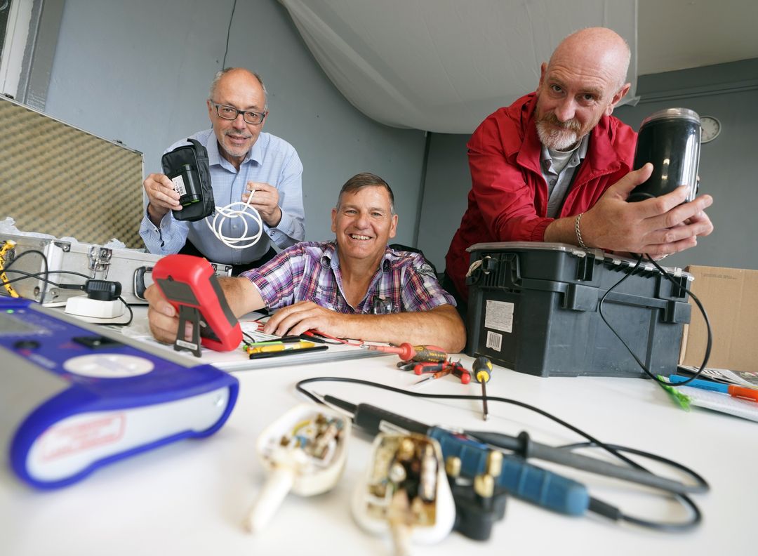 DurhamLibraries's tweet photo. Stanley Library Repair Café ♻
Do you have any electrical items that you think could be repaired?
Why not visit the Repair Café at Stanley Library on Saturday 4 March, 10am -12 noon.
#DurhamLibraries https://t.co/ErBzIkKWX4