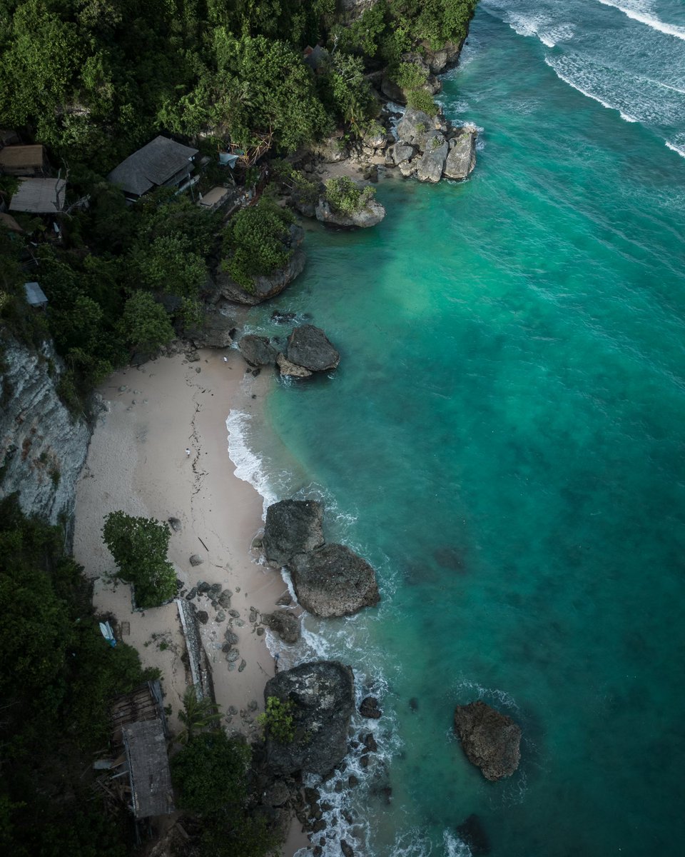 One from Uluwatu a couple of weeks back! GN for now fam! #bali