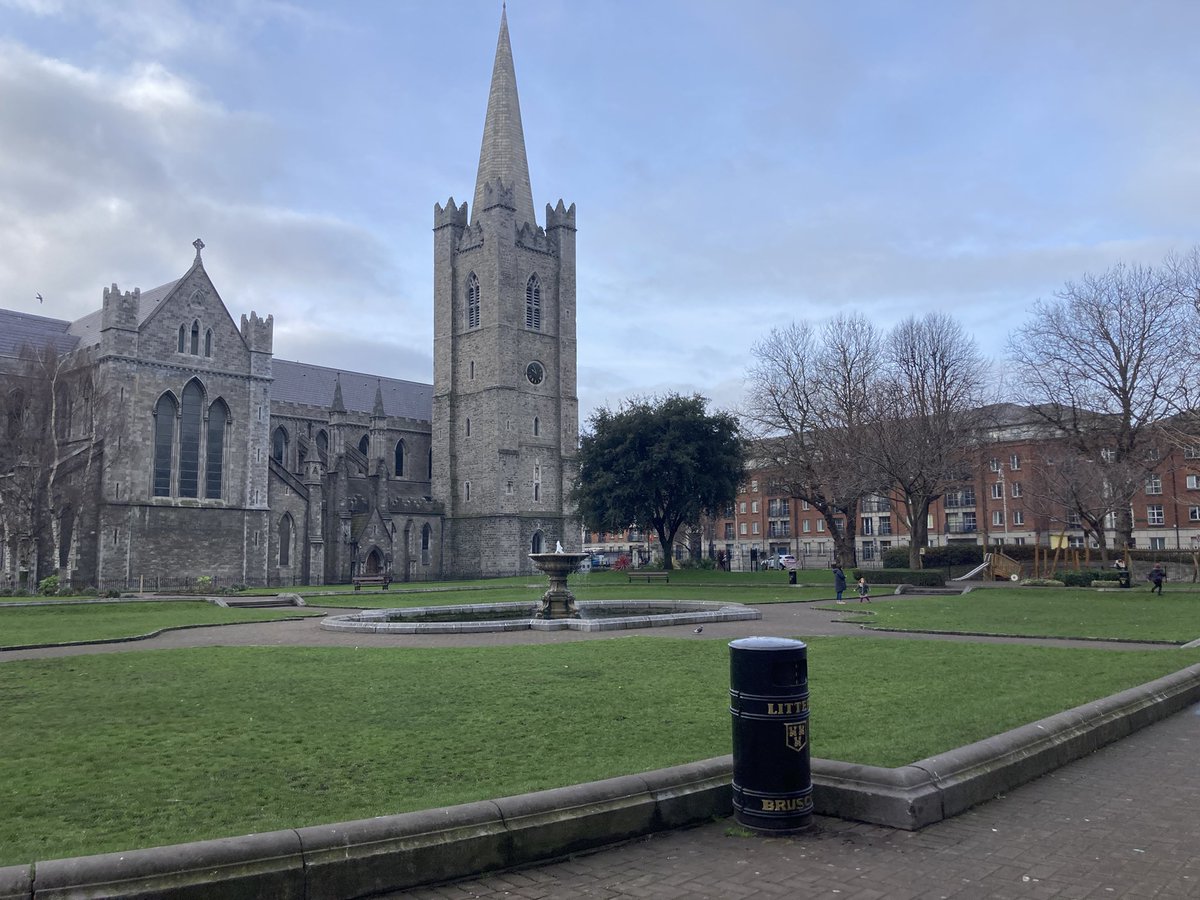 annabelkusnitz's tweet photo. GUYS Ireland is so cool 🇮🇪 https://t.co/AGyG2BalL4