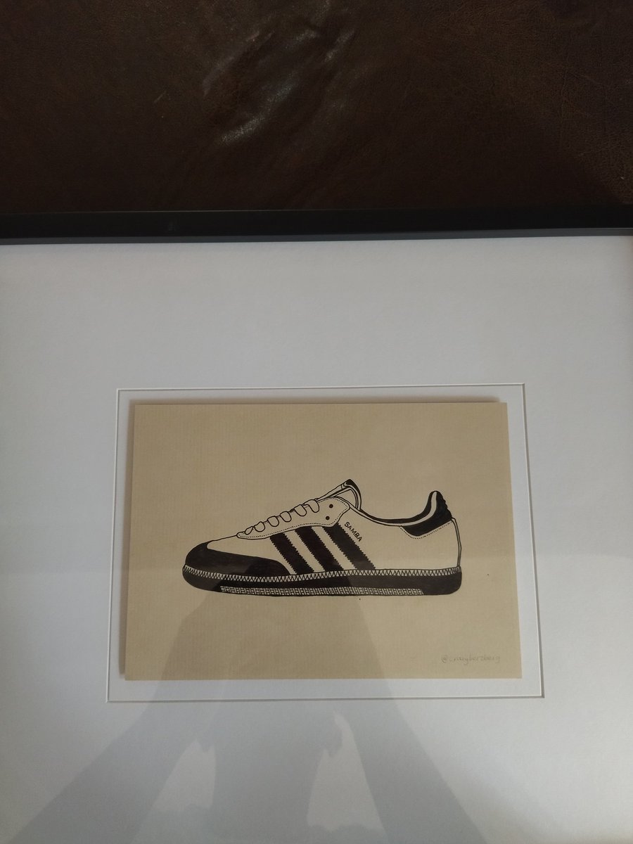 MafediSelepe's tweet photo. Hey look @CraigHerzberg look who is the owner of your lovely work, I simply love these!!!
#Adidas #Samba #Superstar #ZX750 https://t.co/4rELGUCaNh