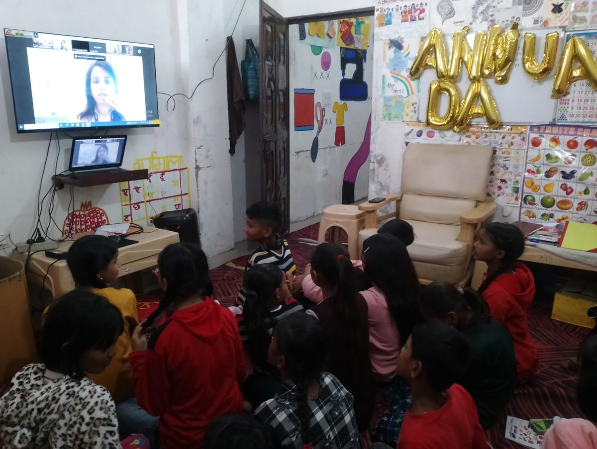 tarezameenngo's tweet image. Thanks to @connectfor for collaborating with us on a workshop about legal rights and remedies. 

Kudos to all the volunteers and beneficiaries who joined us to promote legal literacy and empower the next generation. #volunteering #connectfor #legalrights #NGO #communityservice