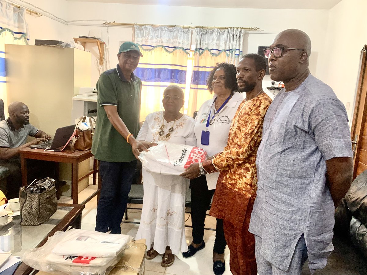 OlympicLeone's tweet photo. President of #SierraLeoneJudoAssociation, #IdrissMassaquoi today received #martialarts equipment from Sierra Leone’s former #Ambassador to #Switzerland,H.E. #YvetteStevens who delivered the items in memory of her late son,#BorisSiakaStevens who was so passionate to support #Judo. https://t.co/LAwsuv61Ur
