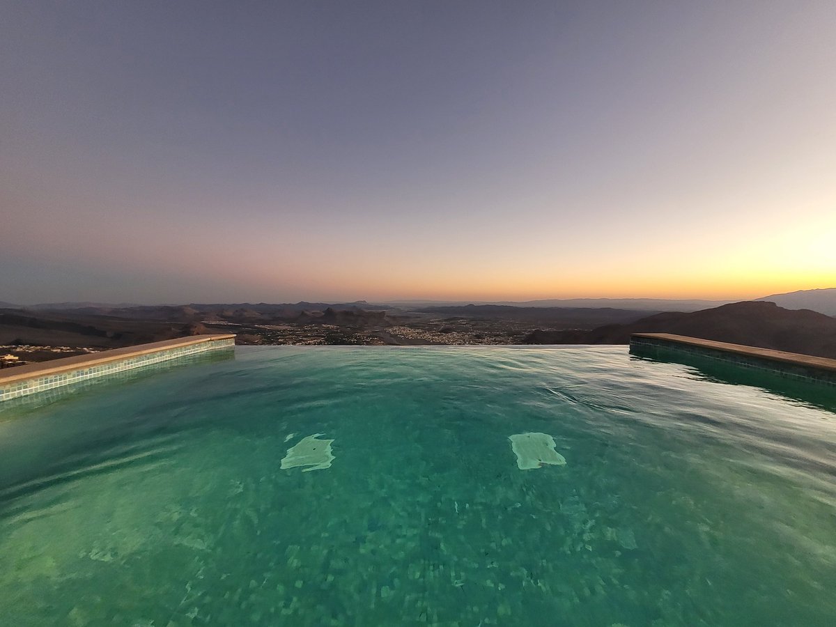 myNAVblog's tweet photo. What "The View" hotel in Oman. It was worth to climb 8km offroad. https://t.co/4St2Zy9fsH