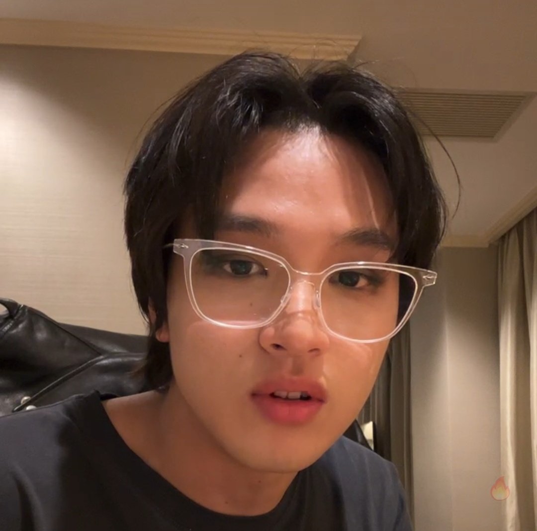 heychan_lmhyung's tweet photo. lee haechan in specs >>> https://t.co/q0WjLhb0UC