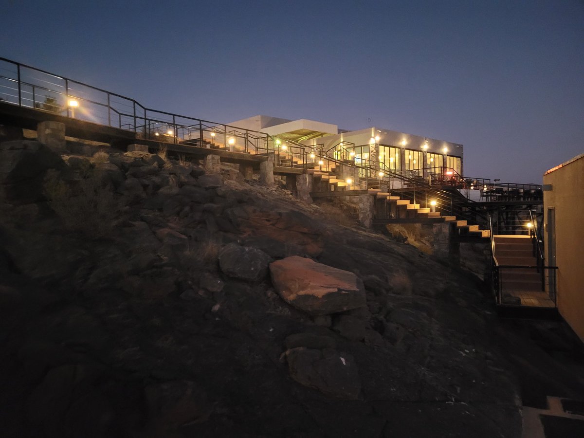 myNAVblog's tweet photo. What "The View" hotel in Oman. It was worth to climb 8km offroad. https://t.co/4St2Zy9fsH