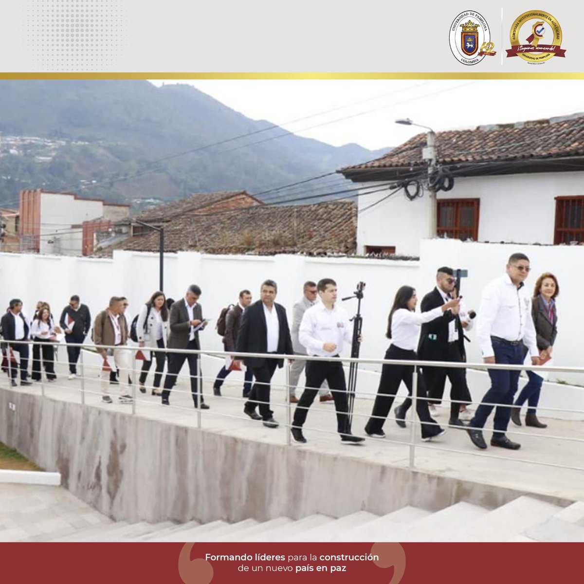 Unipamplona's tweet photo. Con un recorrido por el campus Virgen del Rosario y la Clínica Veterinaria de Pequeños Animales de la Universidad de Pamplona, se da la bienvenida a los rectores y vicerrectores delegados, integrantes del Sistema Universitario Estatal - #SUE del capítulo Nororiente. 🏫 https://t.co/3zc4pR6rsO