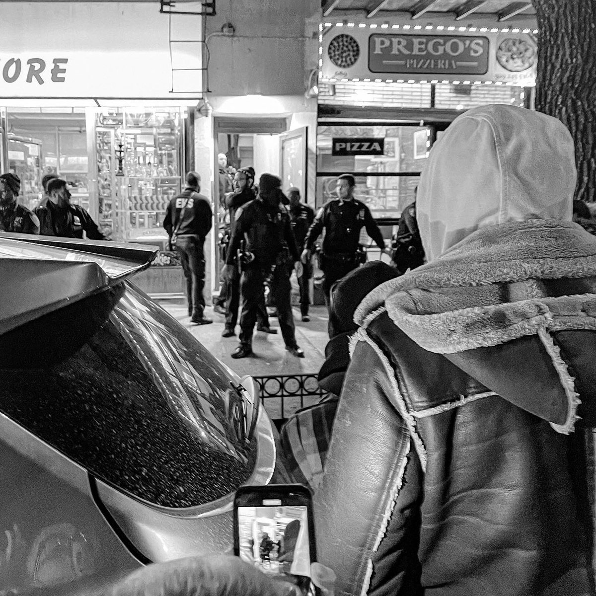 Lady_Emvee's tweet image. #NYPD and #EMS trying to save 22 yr old Miguel Vargas, who was shot in the  #Bronx on 2/13/23. @bronxtimes #CNN #NYPDnews #BREAKING #GunControlNow