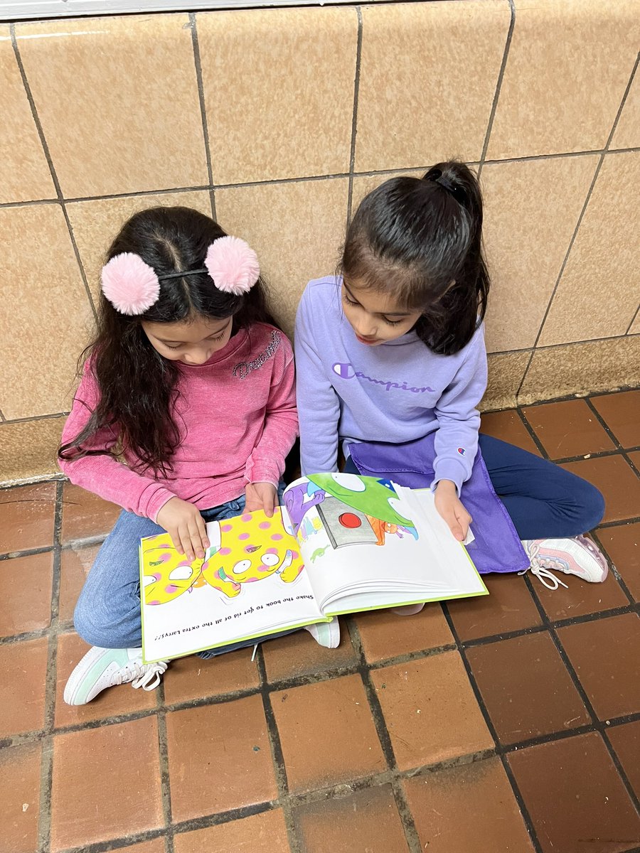 Ms_Carbain's tweet photo. Our second grade learners got together with learners from @DrinkwatersTeam to buddy read! Each learner got to pick a book they wanted to share. #MineolaProud @Jfteach27 @Hampton_Street https://t.co/ypOFRqldJF