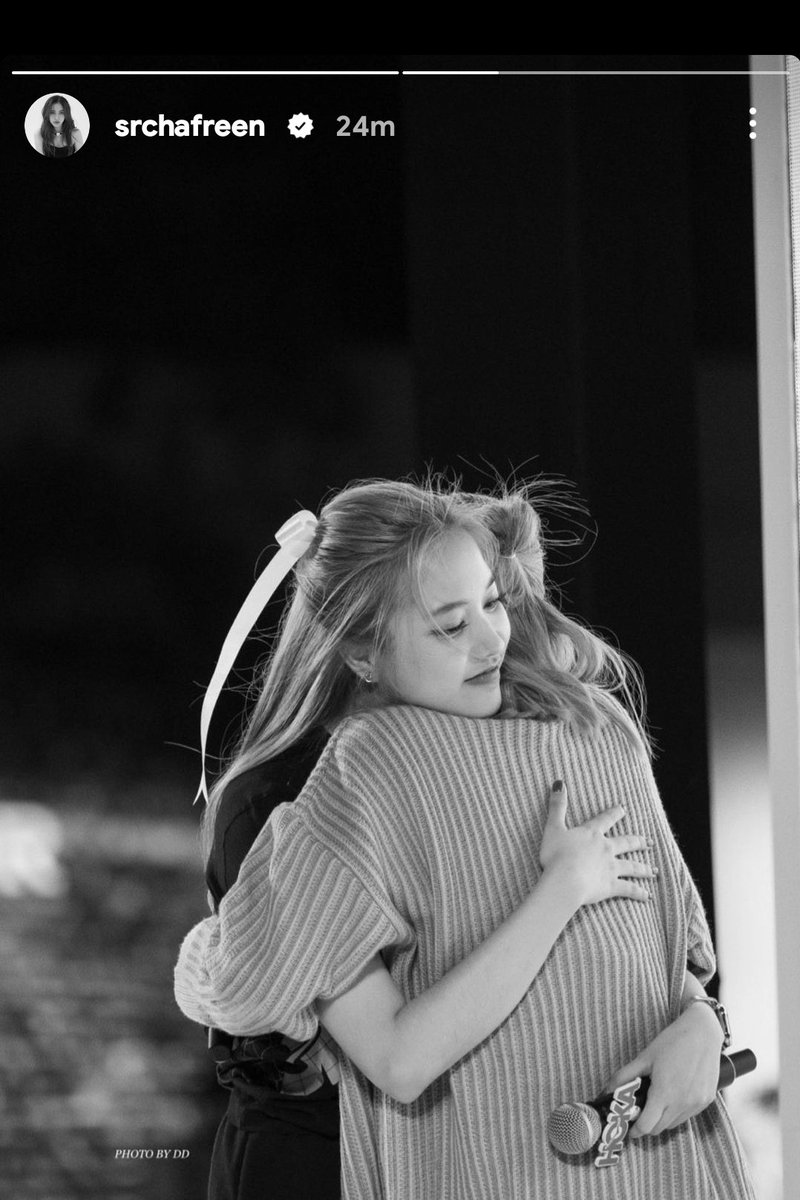 callmePNK's tweet photo. Miss Sarocha, We know you are in love https://t.co/33CoePeumw