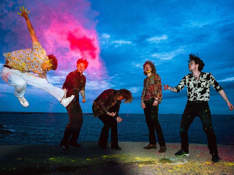 Way Down The Rainbow and the alt rock wild abandon of "Heppy!"  - Digging the heaviness here, the alt rock shapes, the politico punk break-aways and the stomping on egg shells - aesthetic.americanpancake.com/2023/02/way-do… #newmusic #Norway #share #altrock #psychedelic