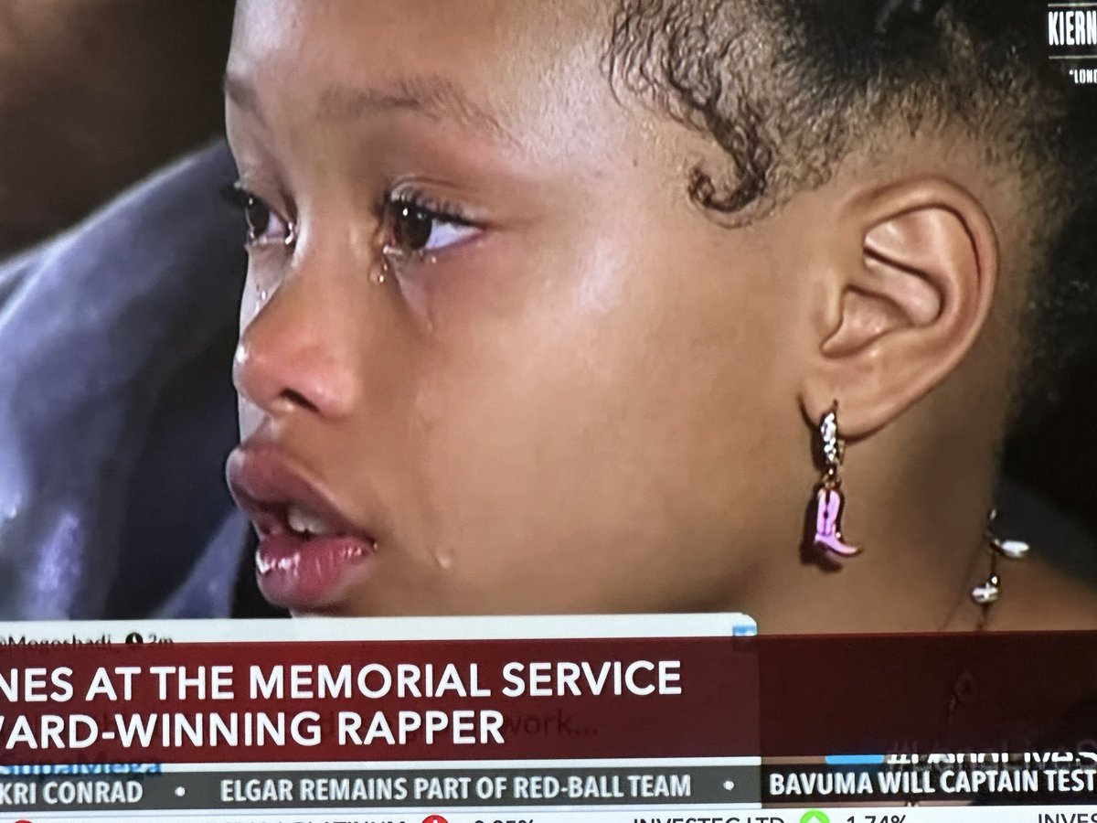 Ntombi_Lungile's tweet photo. My heart can't take it, ooohh yini umntana 😭😭😭😭 #akamemorial https://t.co/XxC78dbJK8