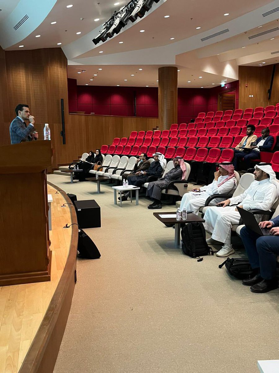 Hana_Al_Homrani's tweet photo. During this week I was pleased to attend the lectures and workshops presented by the international experts: @JakubowskiEvid  and @TGajderowicz .
Thanks to them and to @gestensa &amp;   @ksu_dsd  at @_KSU for the opportunity these meetings afforded us. https://t.co/hrnNRde8BQ