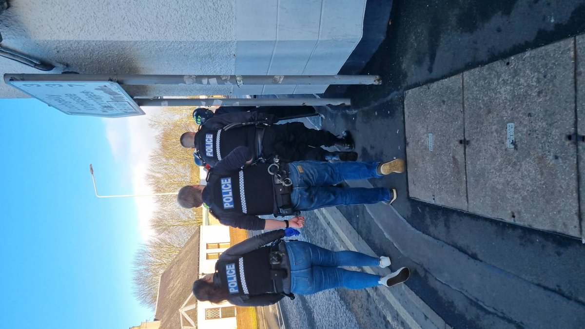 PSOSCowdenbeath's tweet photo. 👮‍♀️In the Community👮‍♂️

Earlier this morning, officers from Cowdenbeath Police Station executed a drug search warrant in Cardenden.

A significant quantity of controlled drugs was seized with an estimated street value of over £40,000.

#OpProspect
#KeepingPeopleSafe
#Crimestoppers https://t.co/2eILoib62J