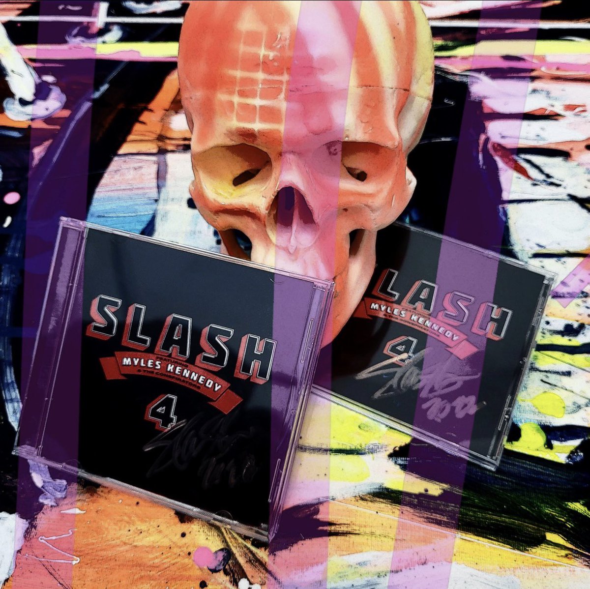 NFT Buyers have a chance to win:
- Signed CDs &amp; Vinyl by Slash
- 6 Signed &amp; numbered prints by Marta 
- The biggest supporter will receive Real PAINTING by Marta Zawadzka🎩

Each NFT counts as one raffle ticket!
Enter until 28th February!🎩
#NFT #Slash <a href="/Slash/">Slash</a> <a href="/marta_zawadzka/">Marta Zawadzka artist</a>
