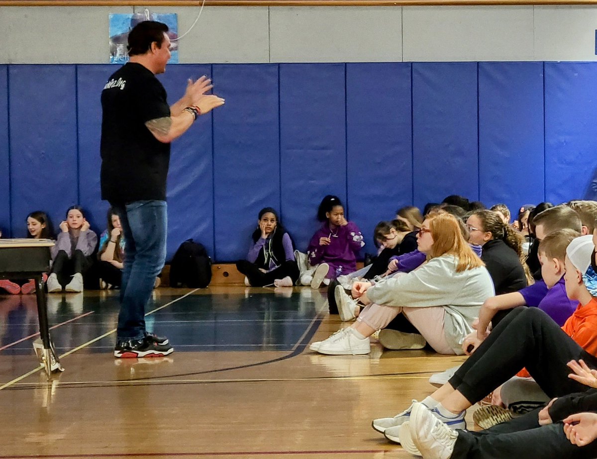 ohms_yearbook's tweet photo. @MarcMero came to speak @OnondagaM for our @psiloveyouday. So emotional and inspiring! #Ibelieve #championofchoices #thinkpoz https://t.co/LrXnSl9tR7