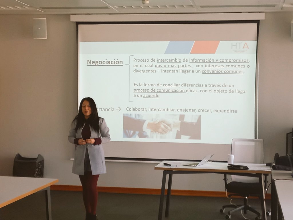 hablaconvence's tweet photo. y las negociaciones empresariales en ámbitos multiculturales. 
Los proyectos de la incubadora son interesantes y de gran relevancia en el mundo tecnológico, moda, diseños y formación. 

Gracias a la @EOSA Consultores. https://t.co/E5SMnlQ7gY